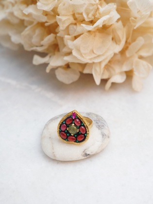 Handmade Design Silver Ring with Quartz and Garnet Stone