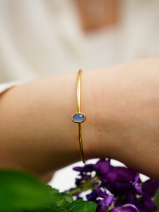 Silver Bracelet with Chalcedony Stone