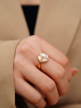 Pearl and Mother of Pearl Silver Ring