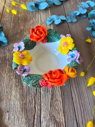 Small Bowl with Orange Roses