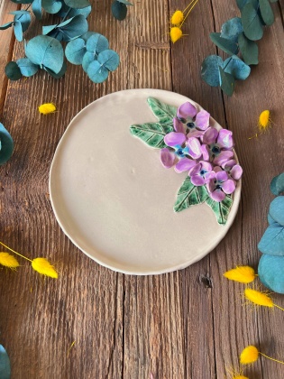 Cake Plate with Purple Hydrangea Flower