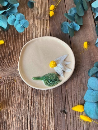 Small Plate with Daisy Plate