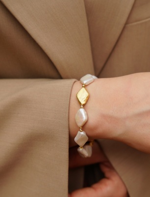Handmade Design Gold Plated Silver Bracelet with Pearl