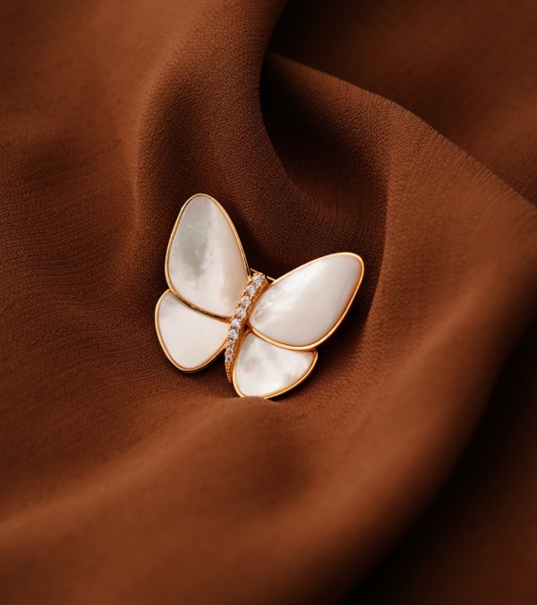 アクセサリー NANO gold plated pearl brooch SILVER 950 Handmade Design Silver Brooch with Mother of Pearl - Pitane