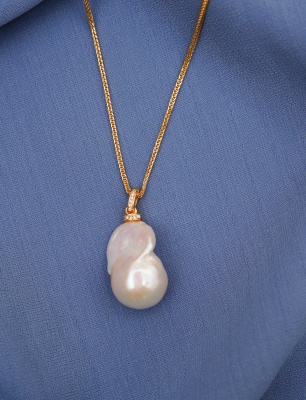 Handmade Gold Plated Silver Necklace with Baroque Pearl