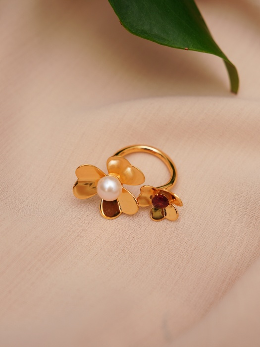 Handmade Silver Floral Design Ring with Pearl