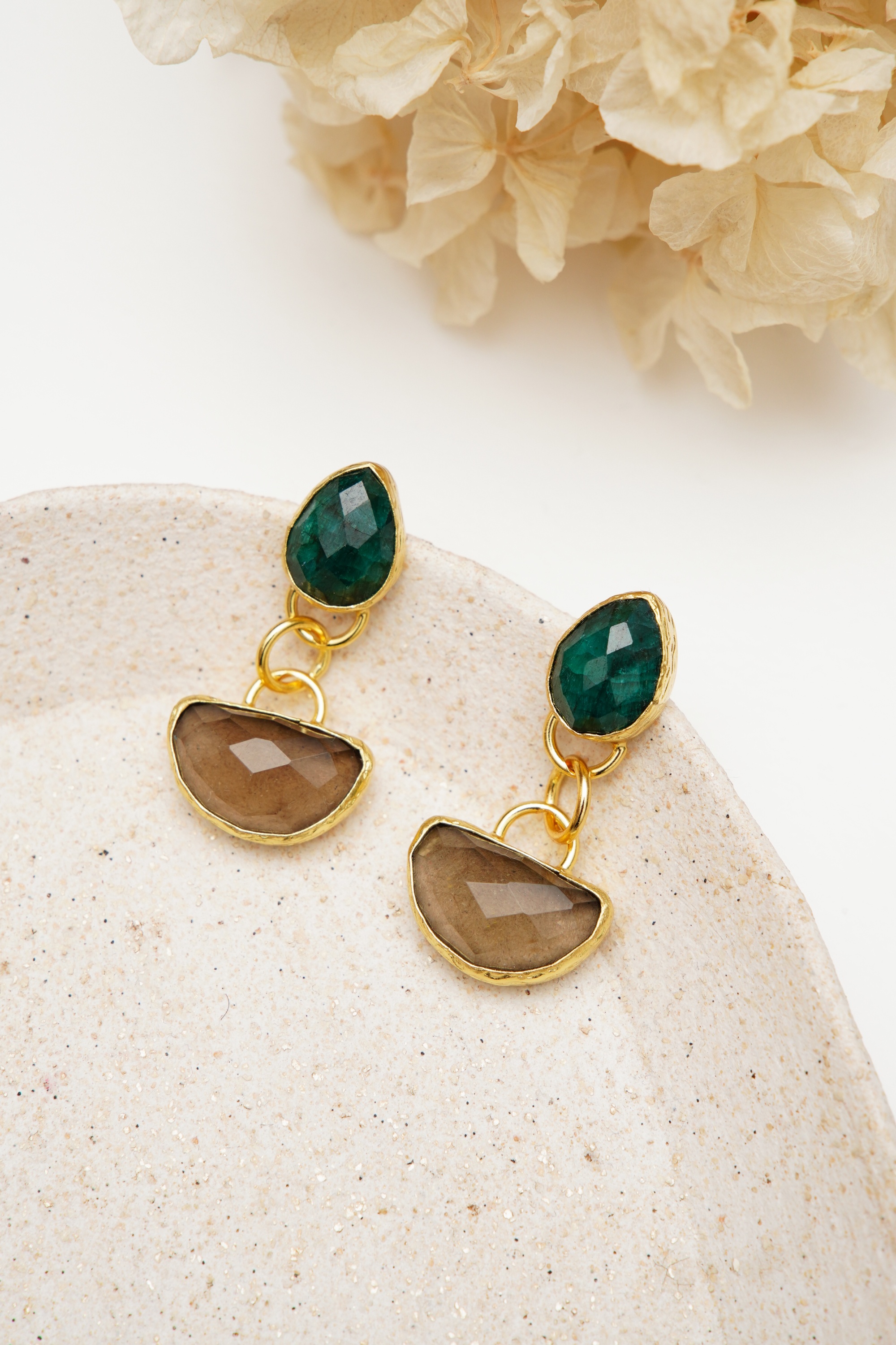 El Yapımı Tasarım Pirinç Küpe Zümrüt ve Dumanlı Kuvars