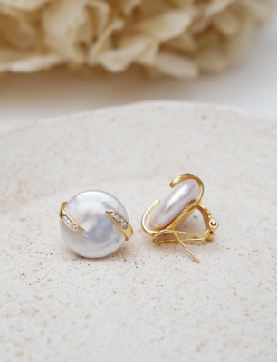 Baroque Pearl Silver Earrings with Zircon Detailed