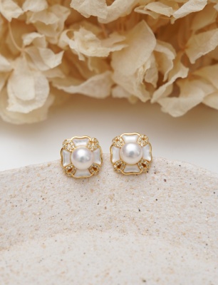 Pearl and Mother of Pearl Silver Earrings