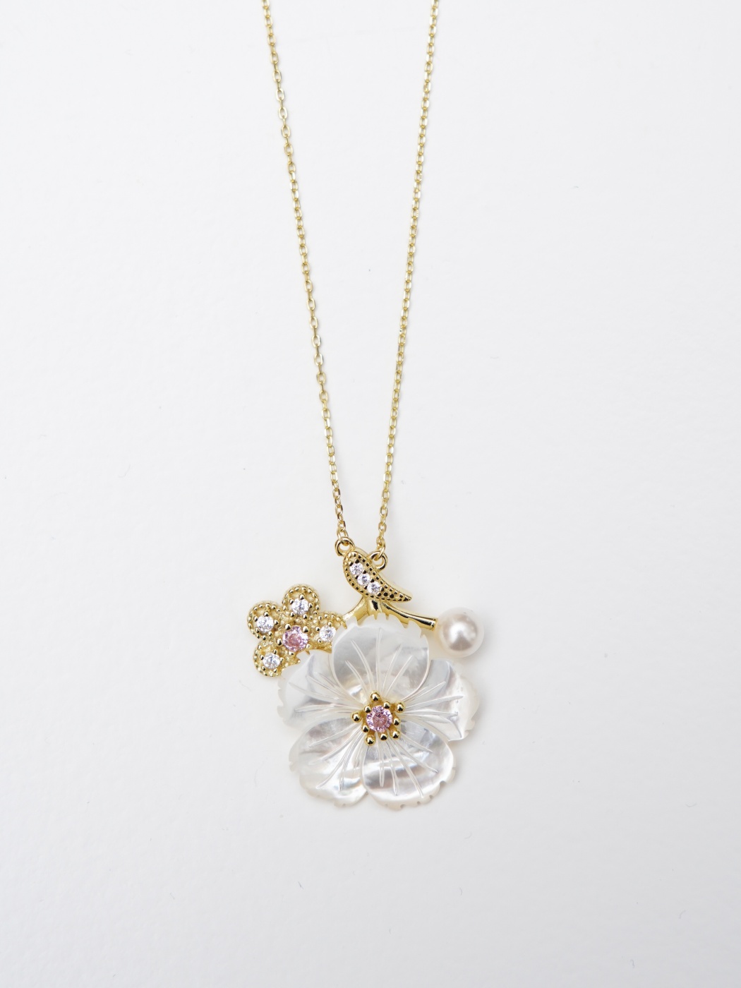Pearl Silver Necklace with Floral Design