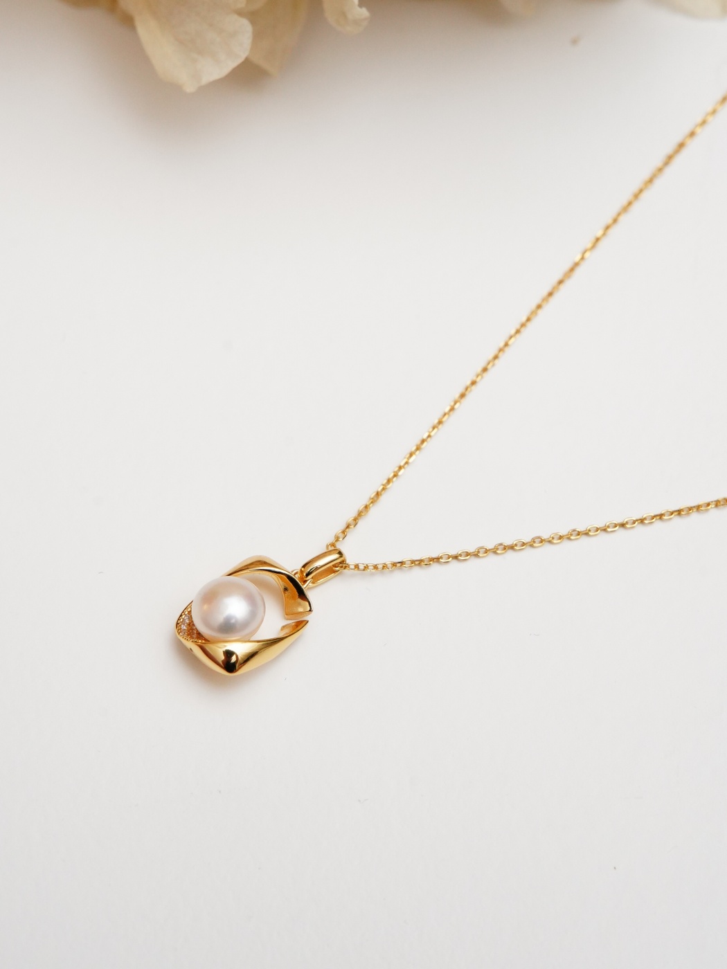 Silver Necklace with Pearl