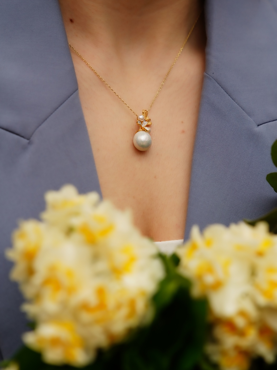 Pearl Silver Necklace with Floral Design