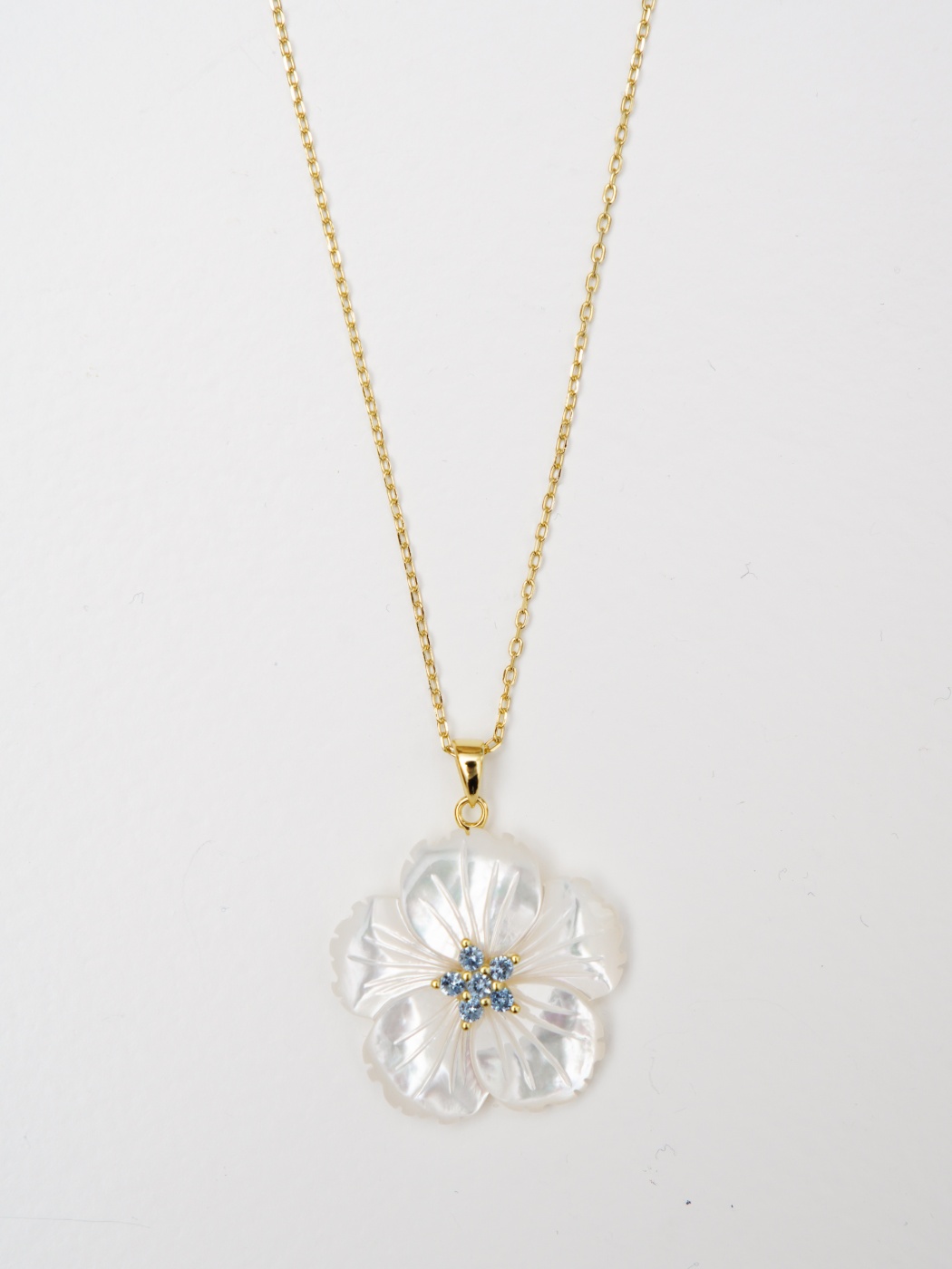 Mother of Pearl Silver Necklace with Floral Design
