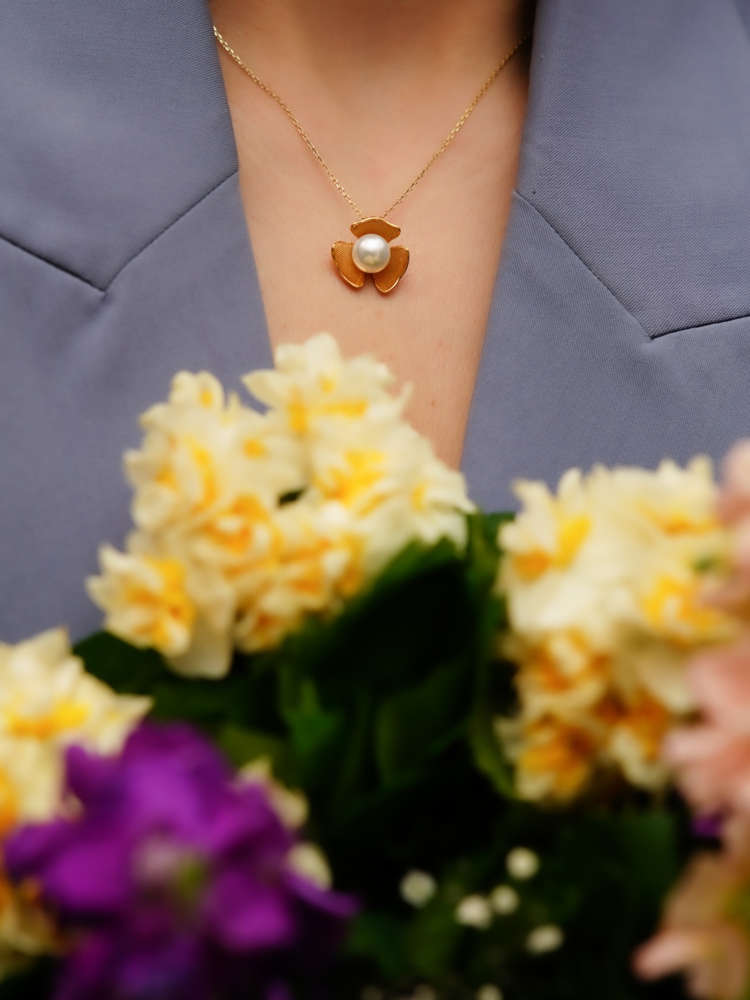 Pearl Silver Necklace with Floral Design