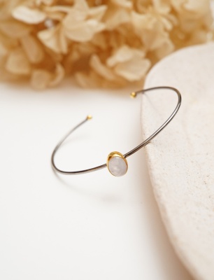 Silver Bracelet with Moon Stone