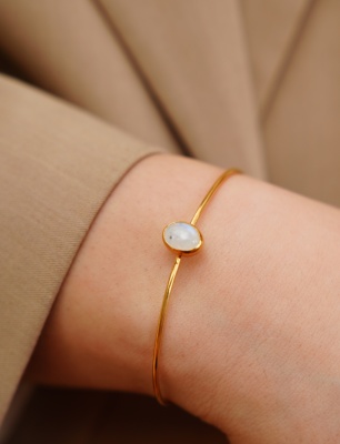 Silver Bracelet with Moon Stone