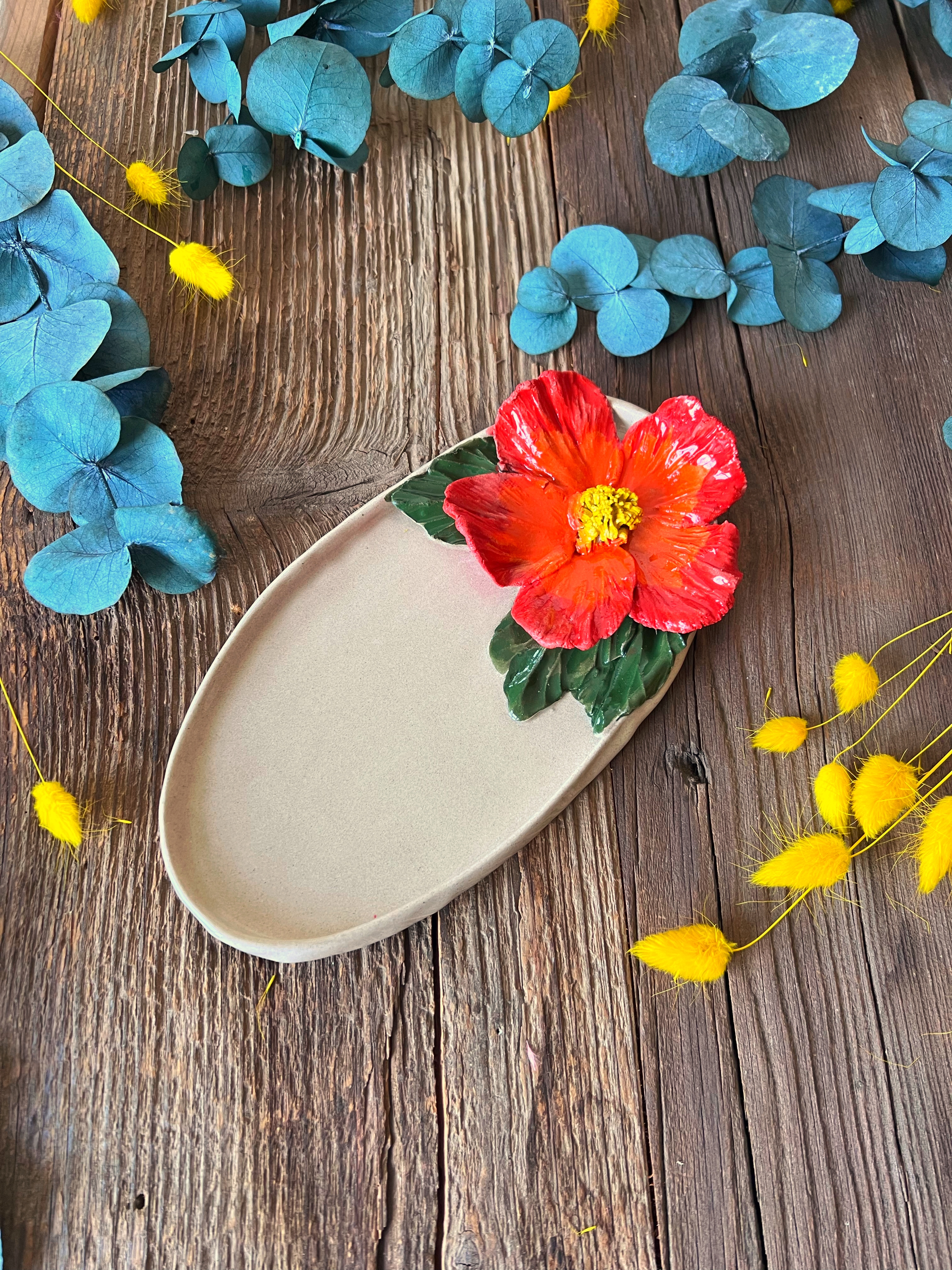 Kırmızı Çiçekli Oval Kahvaltılık Tabak