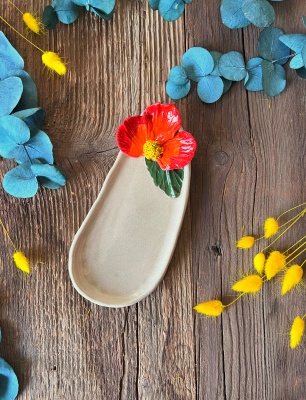 Kırmızı Çiçek Oval Kahvaltılık Tabak