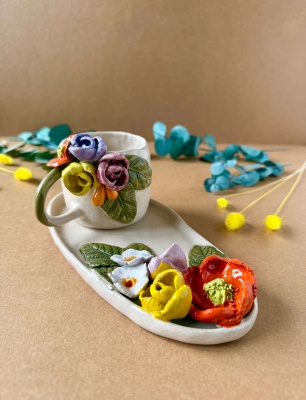 Renkli Çiçekli ve Oval Tabaklı Kahve Mug Set