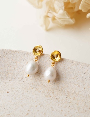 Silver Earrings with Pearl and Zircon