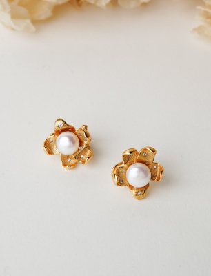Silver Earrings with Pearl and Flower