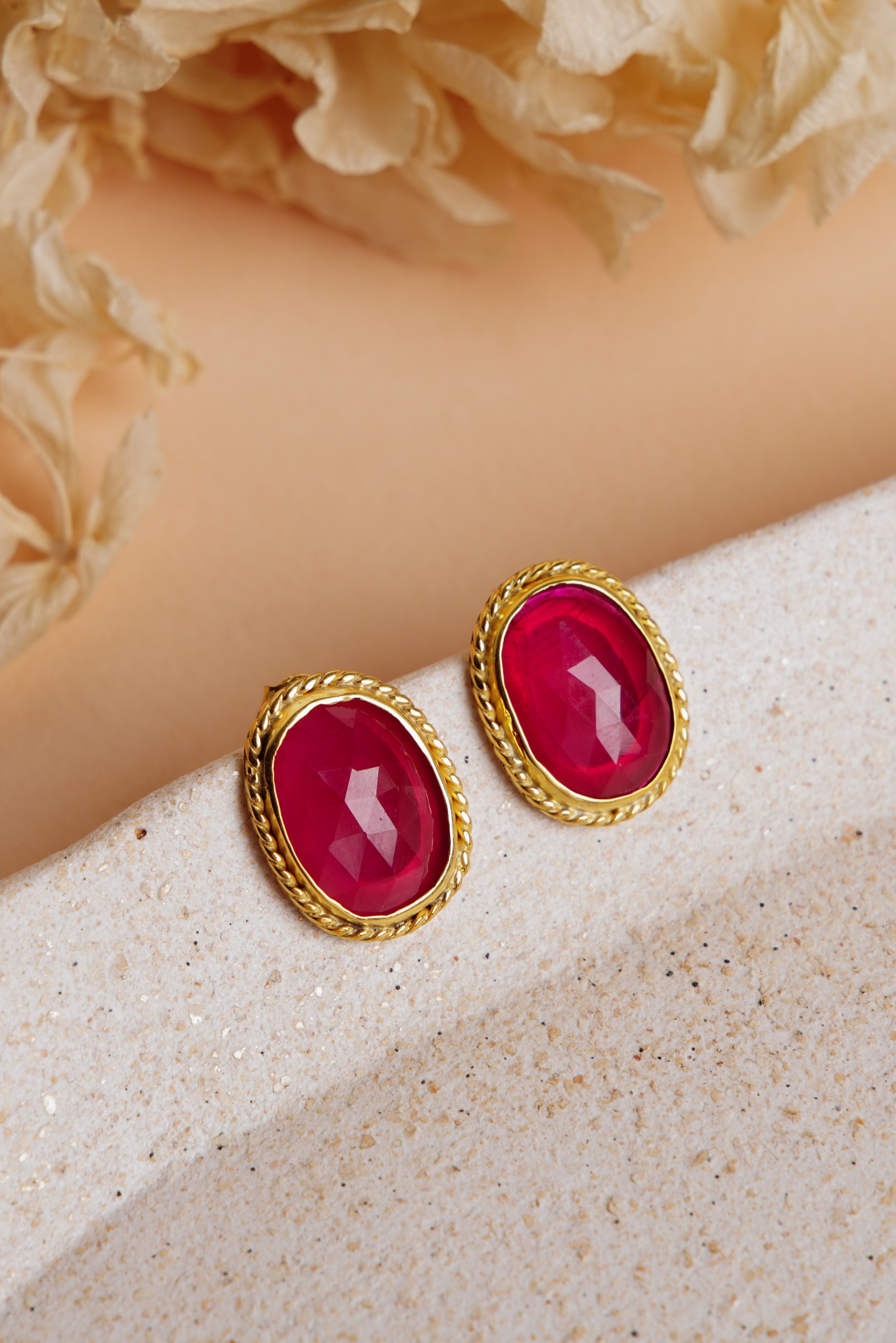 Yakut Taşlı Gümüş Küpe