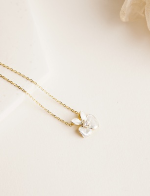 Çiçek Motif Gümüş İşleme Kolye