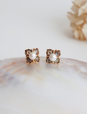 Silver Earrings with Pearl and Mother of Pearl