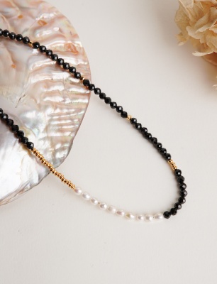 Oniks ve İncili Gümüş Kolye