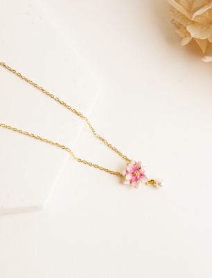 Silver Necklace Flower Design