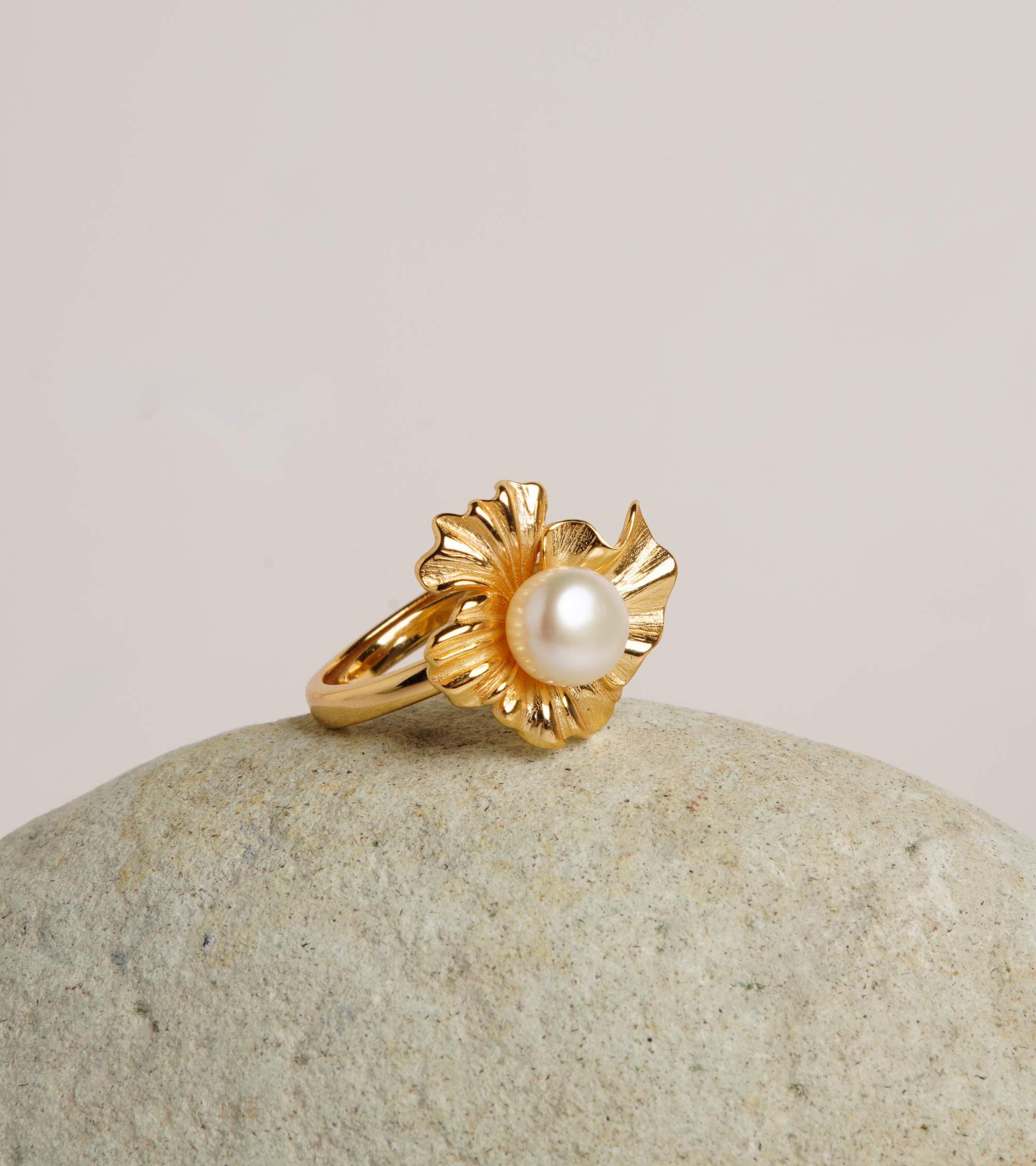 Yaprak Tasarım İncili Gümüş Yüzük