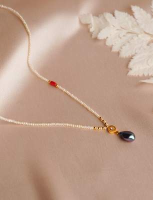 14K Gold Necklace with Black Pearl and Diamond