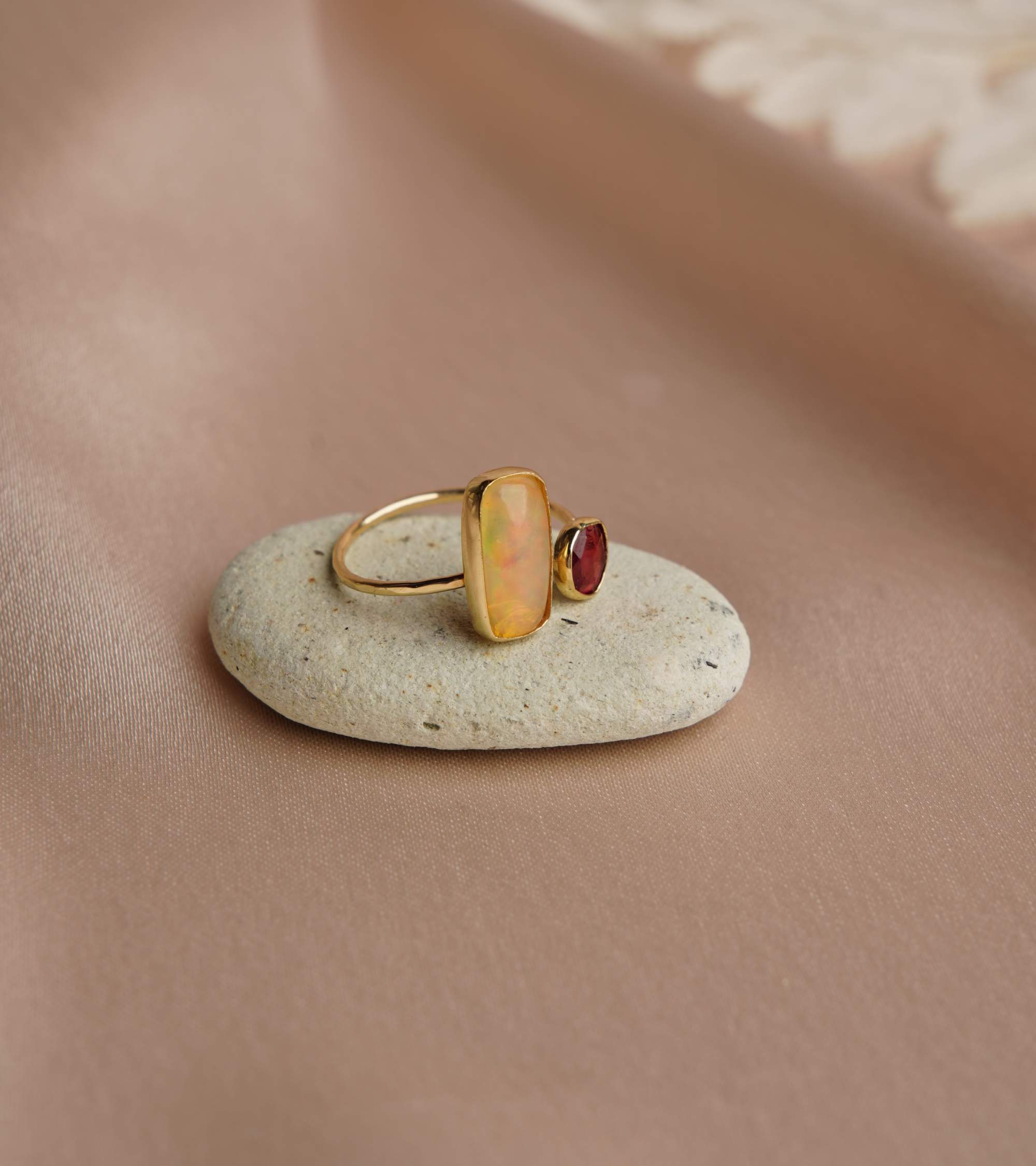 Opal ve Turmalin Taşlı 14K Altın Yüzük